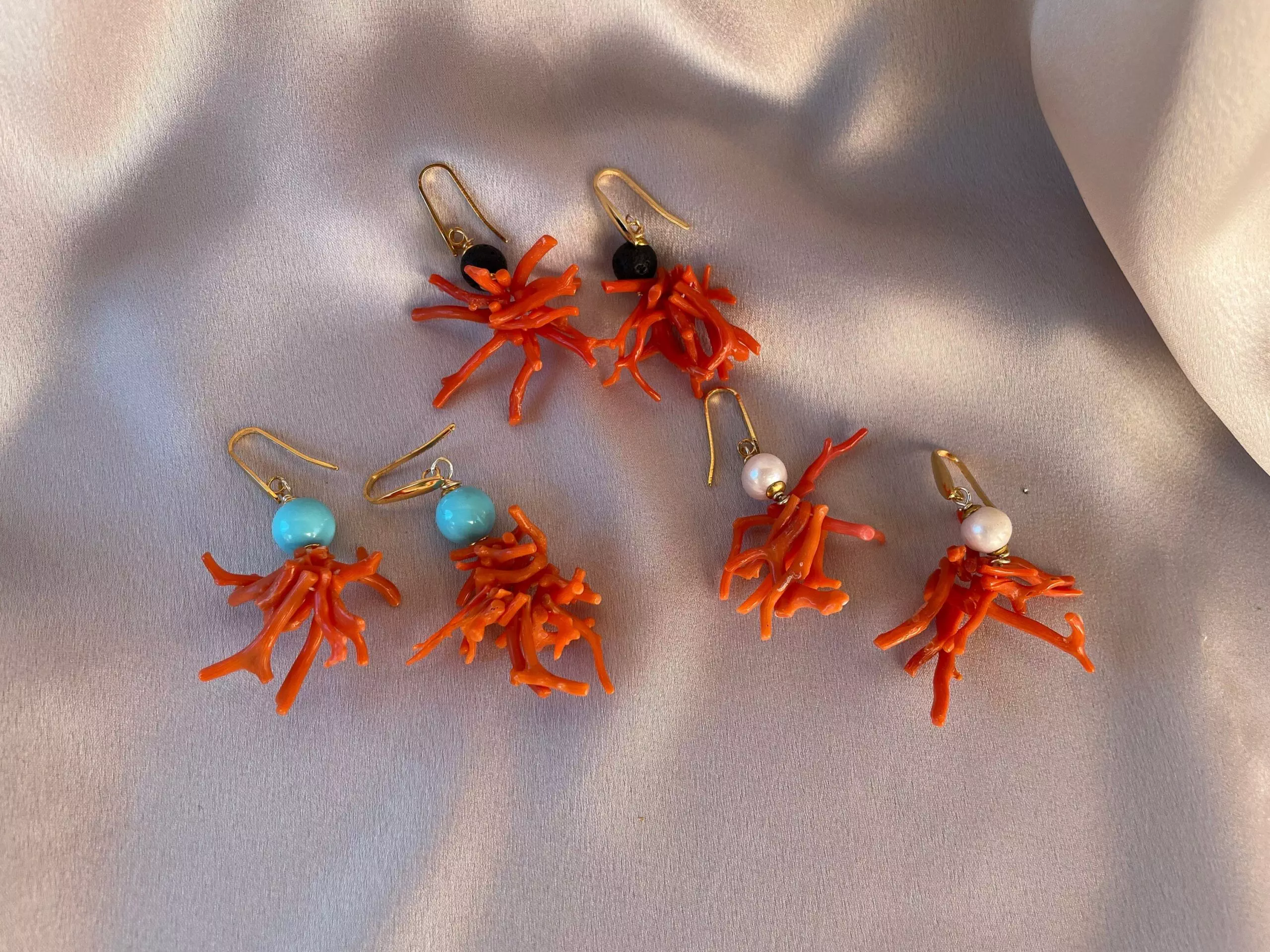 Orecchini con grappolo di rami di corallo autentico del Mediterraneo, perla di lava, orecchini siciliani, regalo per lei. §