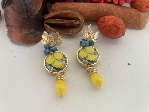 Orecchini siciliani con mattonella ceramica di Caltagirone, orecchini limoni, chips blu e goccia gialla, orecchini Caltagirone *